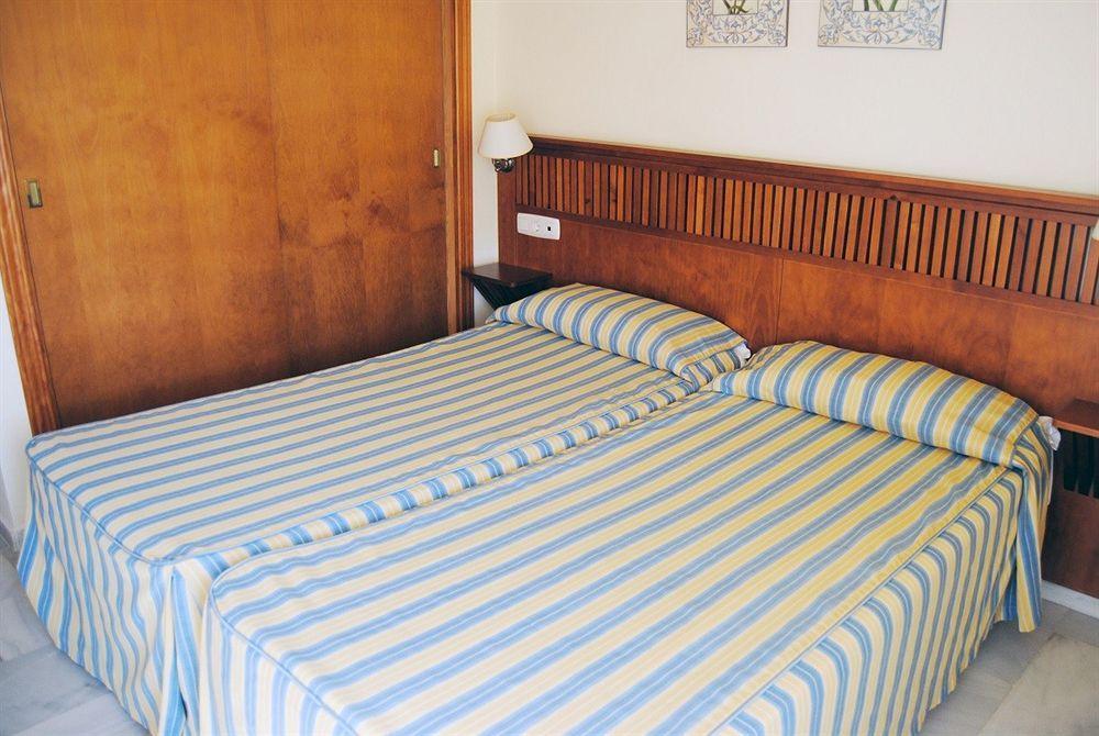 Apartamentos Turisticos Anoreta 린콘데라빅토리아 외부 사진