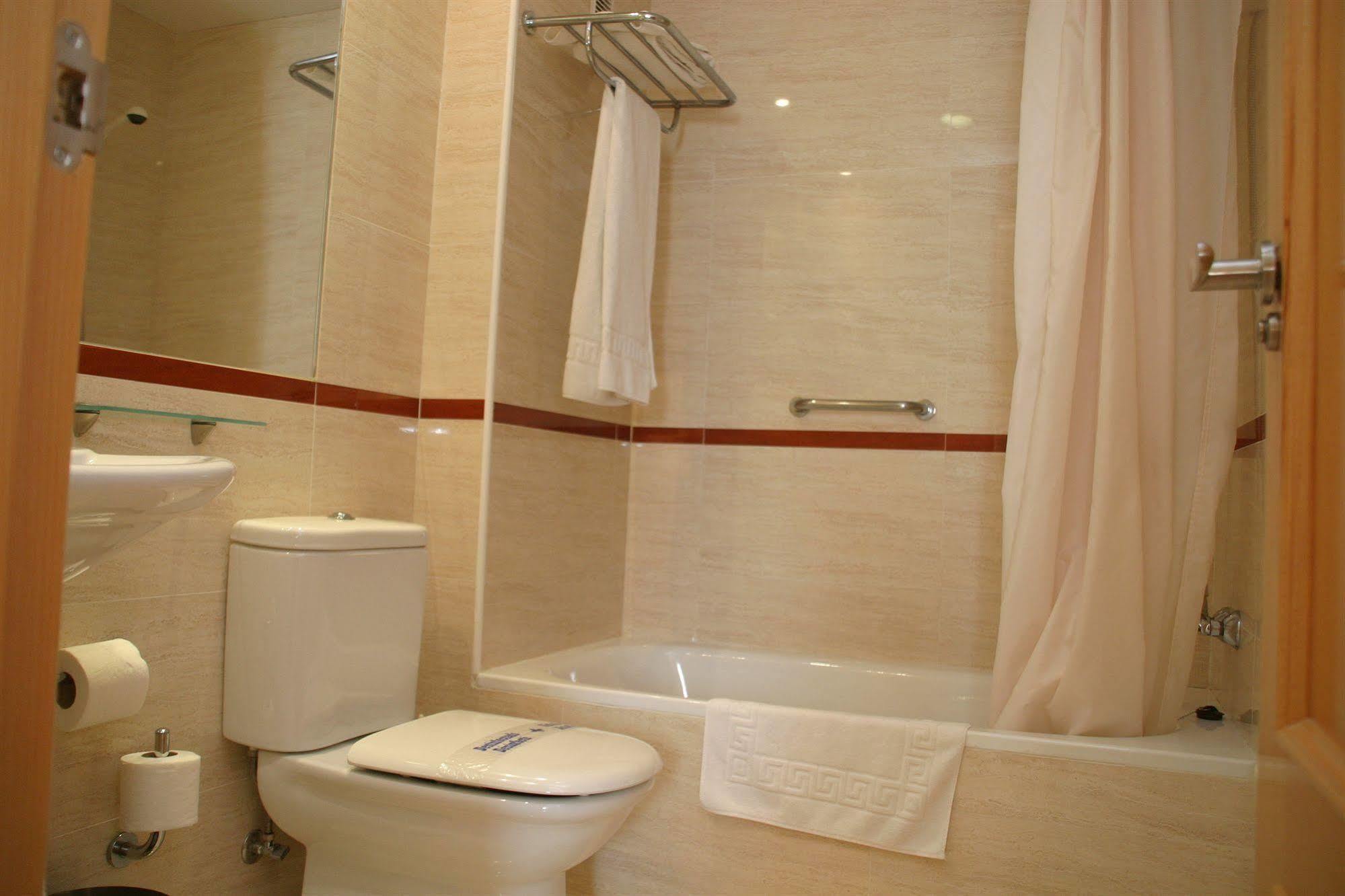 Apartamentos Turisticos Anoreta 린콘데라빅토리아 외부 사진